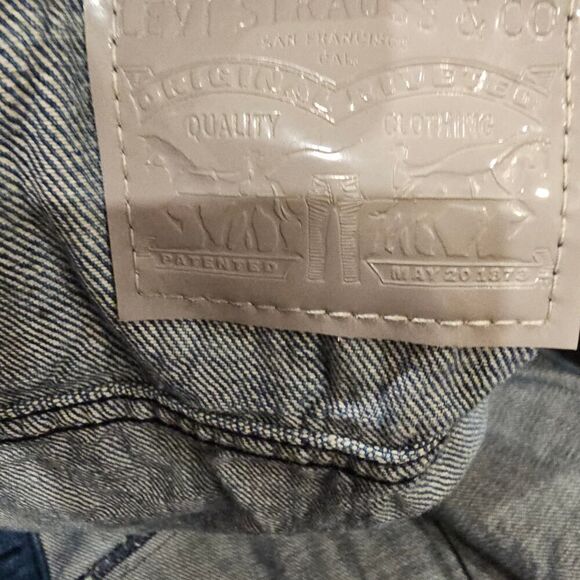 Levi's Women's Indigo Blue Denim Vest Size Small - Picture 7 of 9